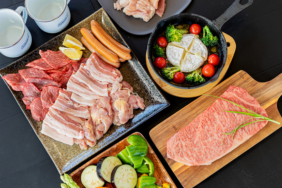 宮崎・法華嶽公園にグランピング施設。サウナ・水風呂付き客室に大型犬