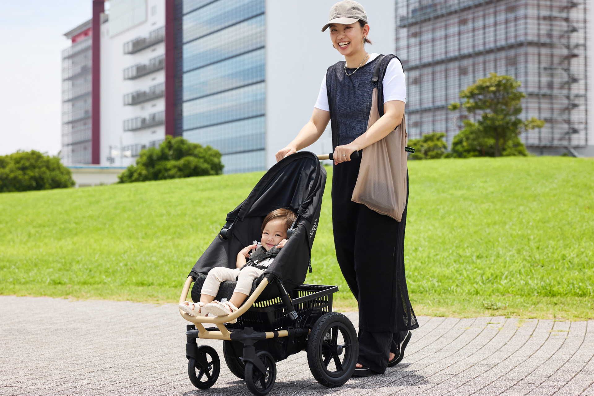 CURIOともコラボしたベビーカー