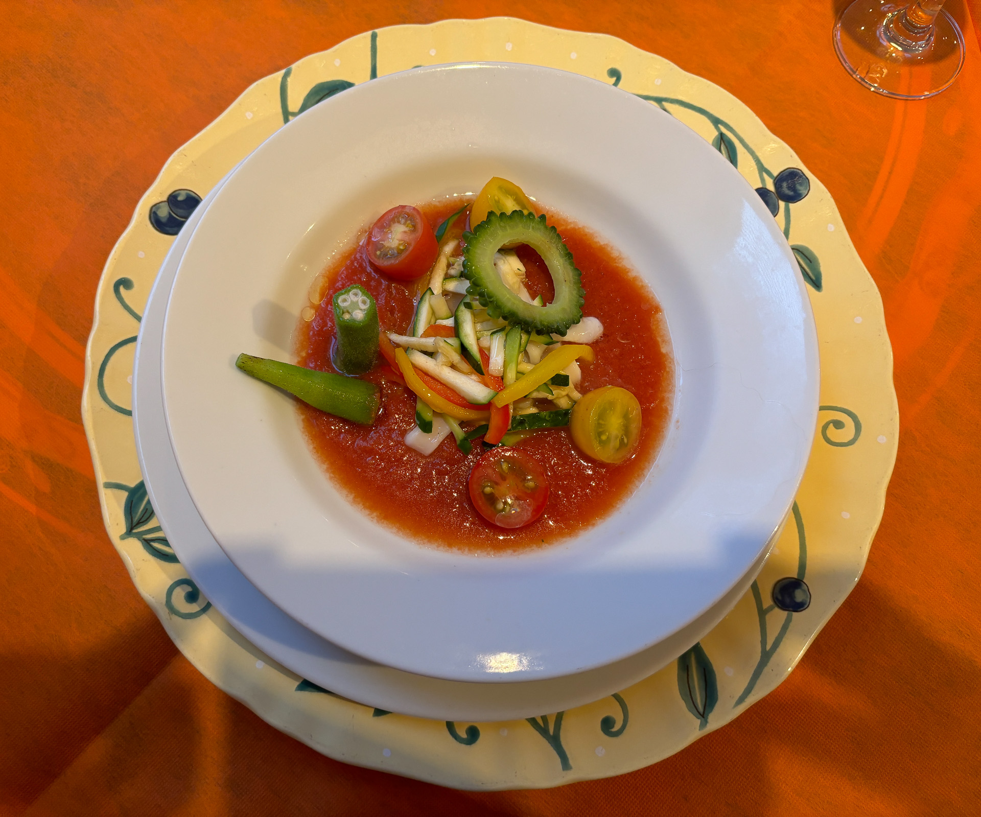 だるまイカの冷製ガスパッチョ（トマトのスープ）