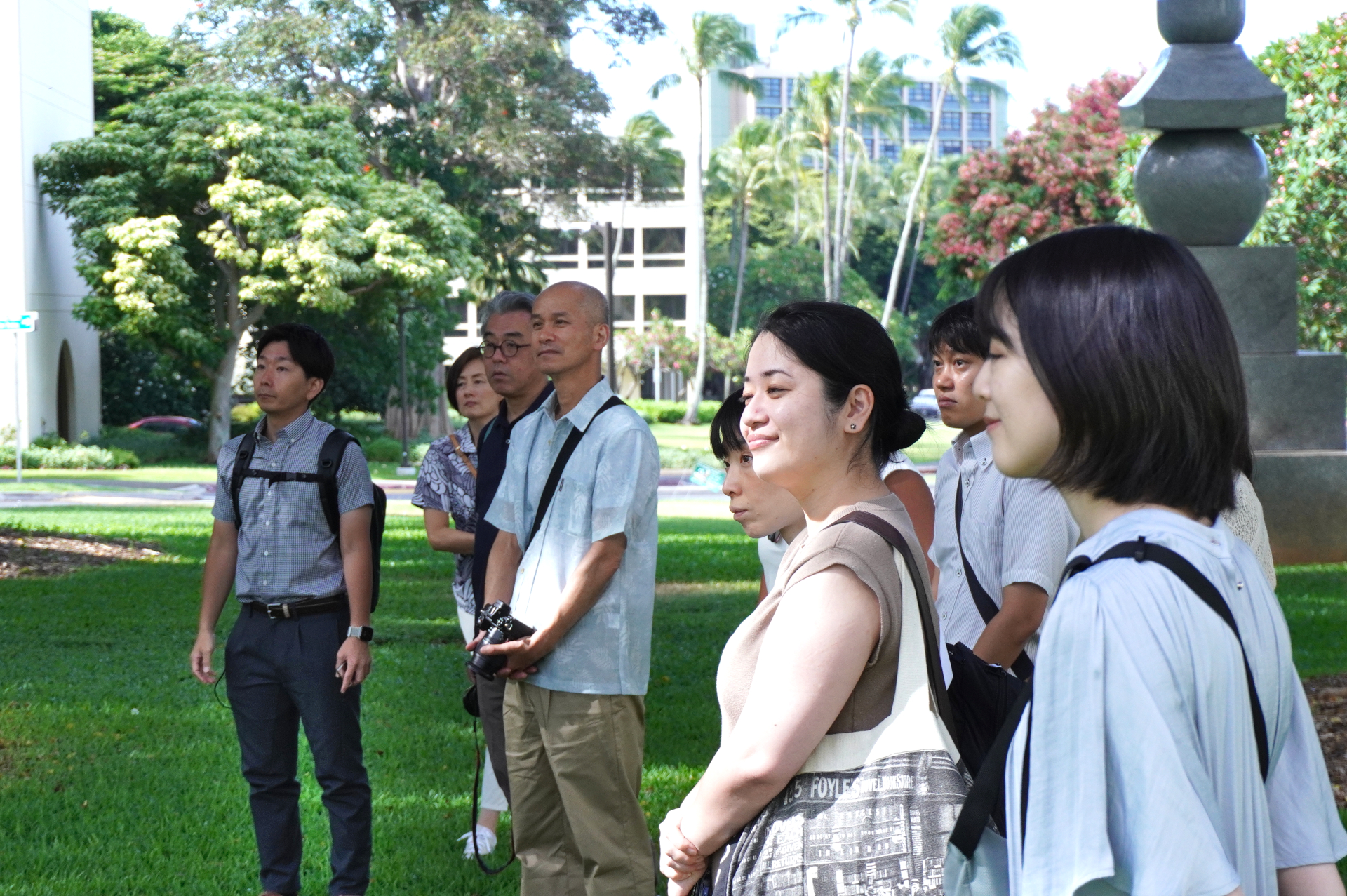 3泊5日の視察ツアー。生徒たちの探究活動に協力してくれるパートナーを発掘し、あらかじめ信頼関係を築いておくのに役立てるのが狙い