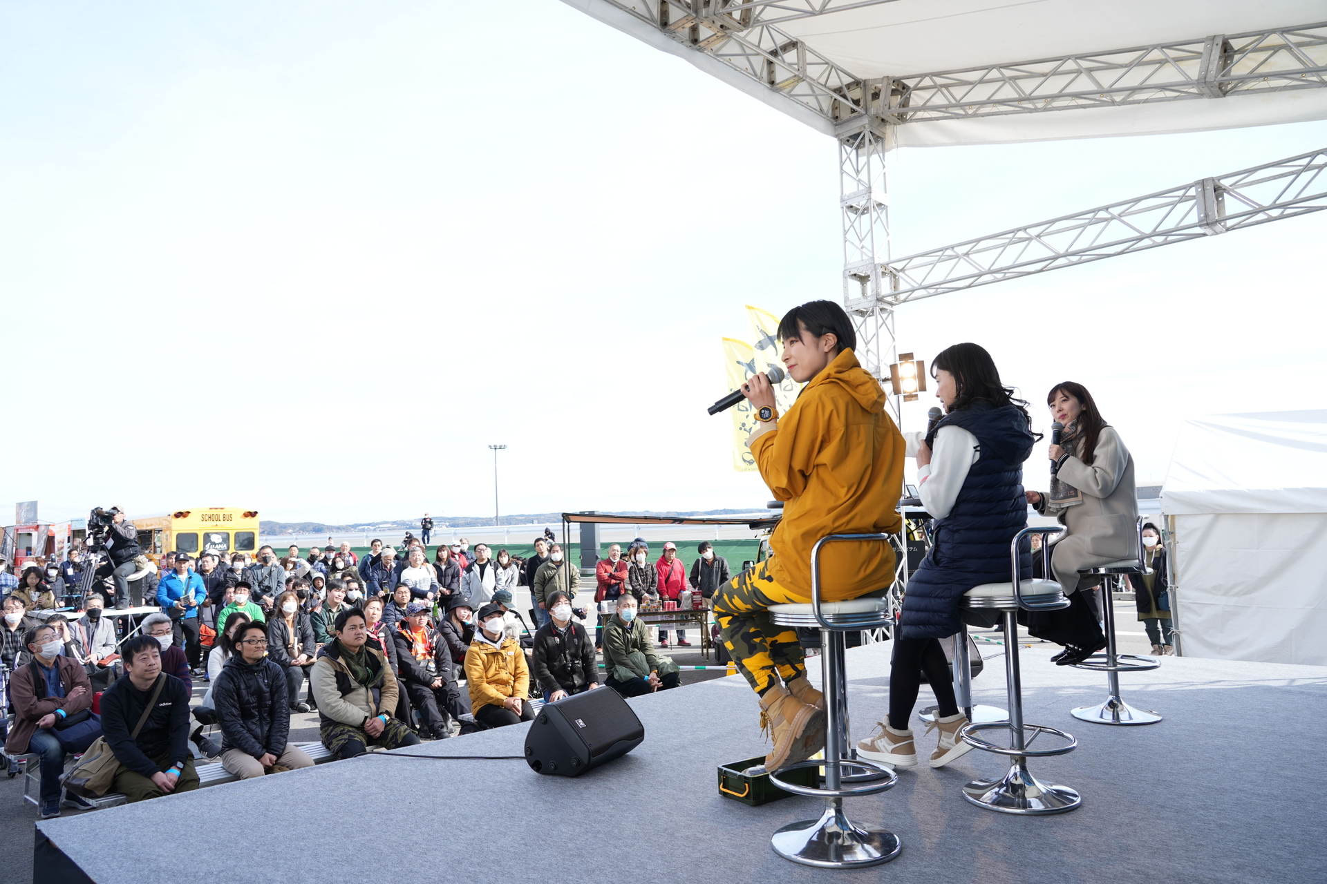 ステージではトークショーやお楽しみ抽選会を実施