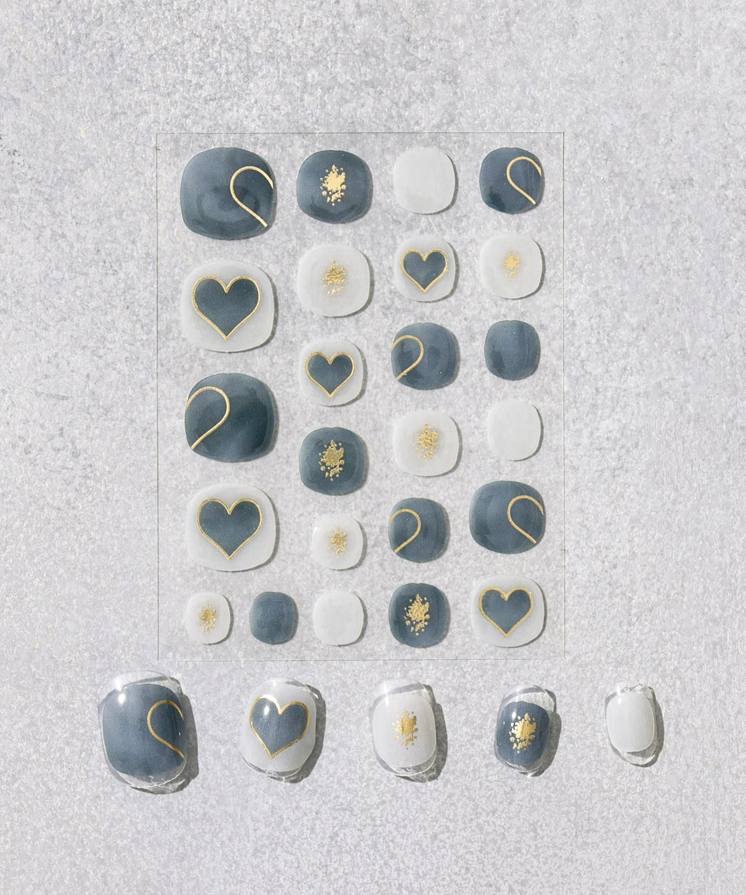 「ぷっくりジェルネイルシールハンド」（各330円）