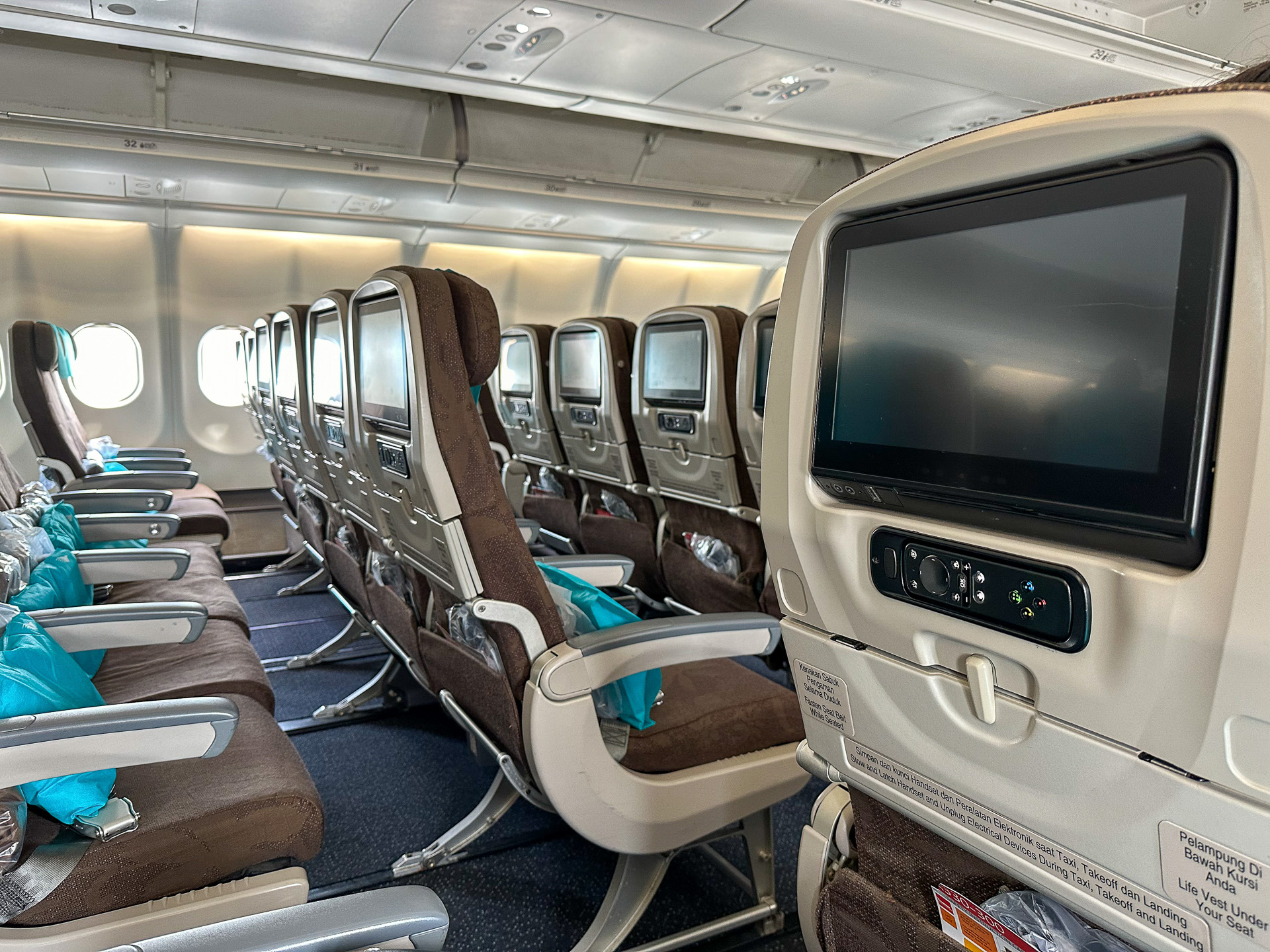 個人用モニターは9インチ