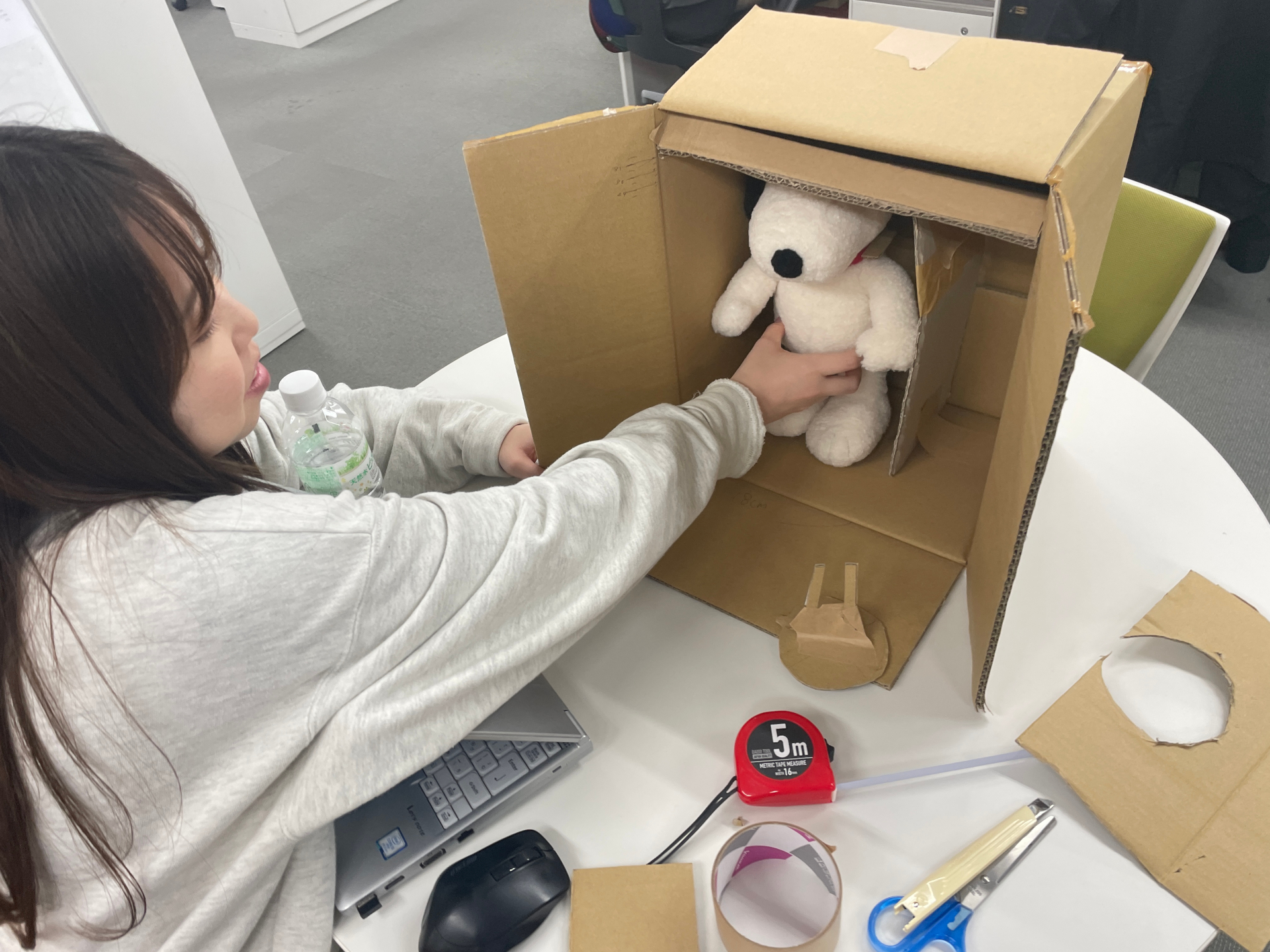 千趣会東京本社で開催した座談会。コレクション収納方法についてファンならではの視点で具体的なアイデアを集めた