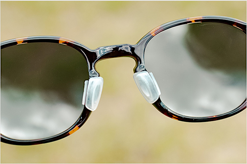 ずり落ちにくいシリコン製鼻パッド