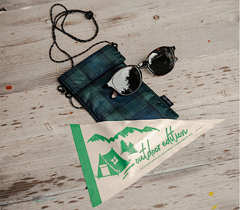 オリジナルケースとメガネ拭きセット付き ※ケースの紐は付属しない