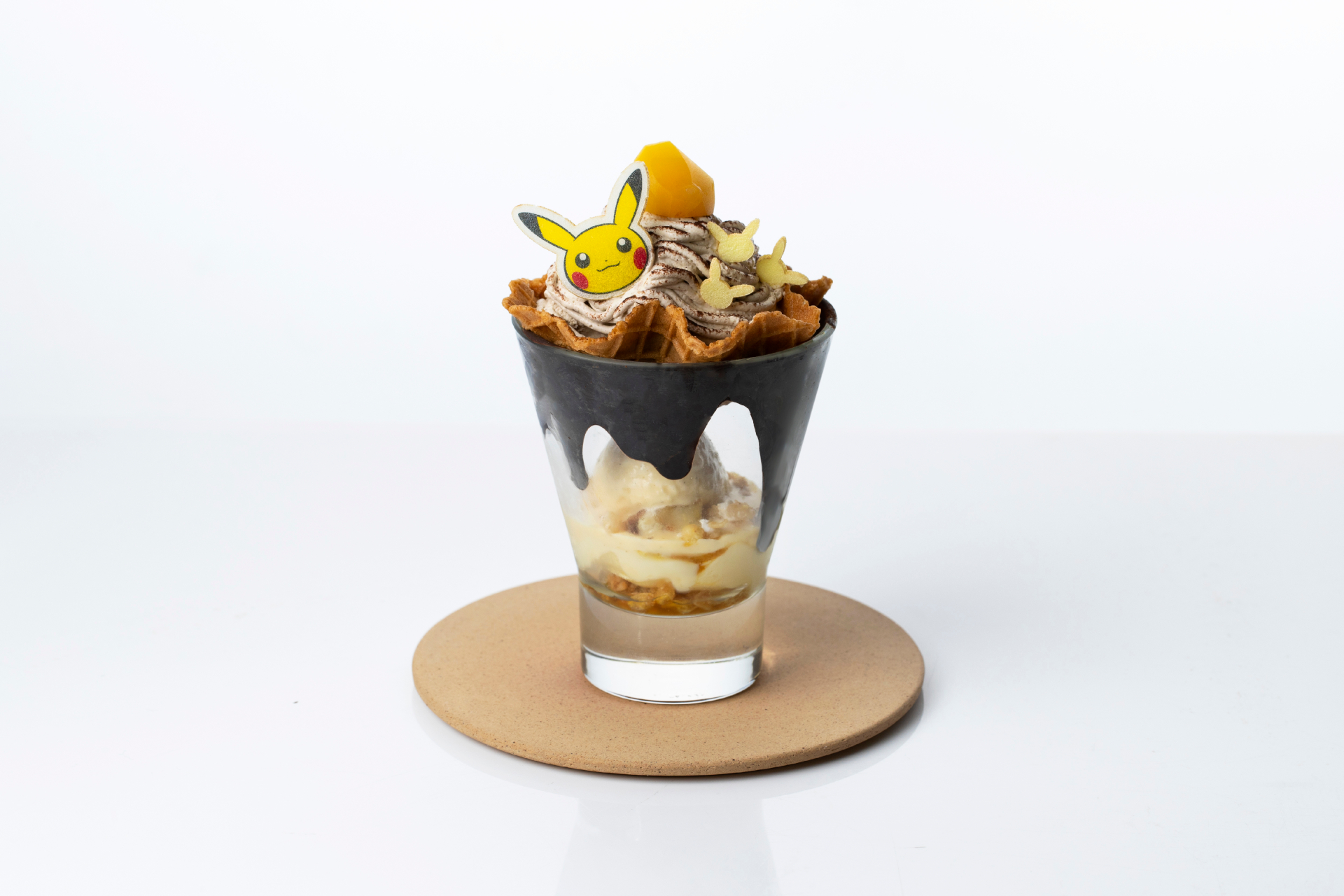 「栗とおいものピカチュウ和ッフルパフェ」（通期）1680円