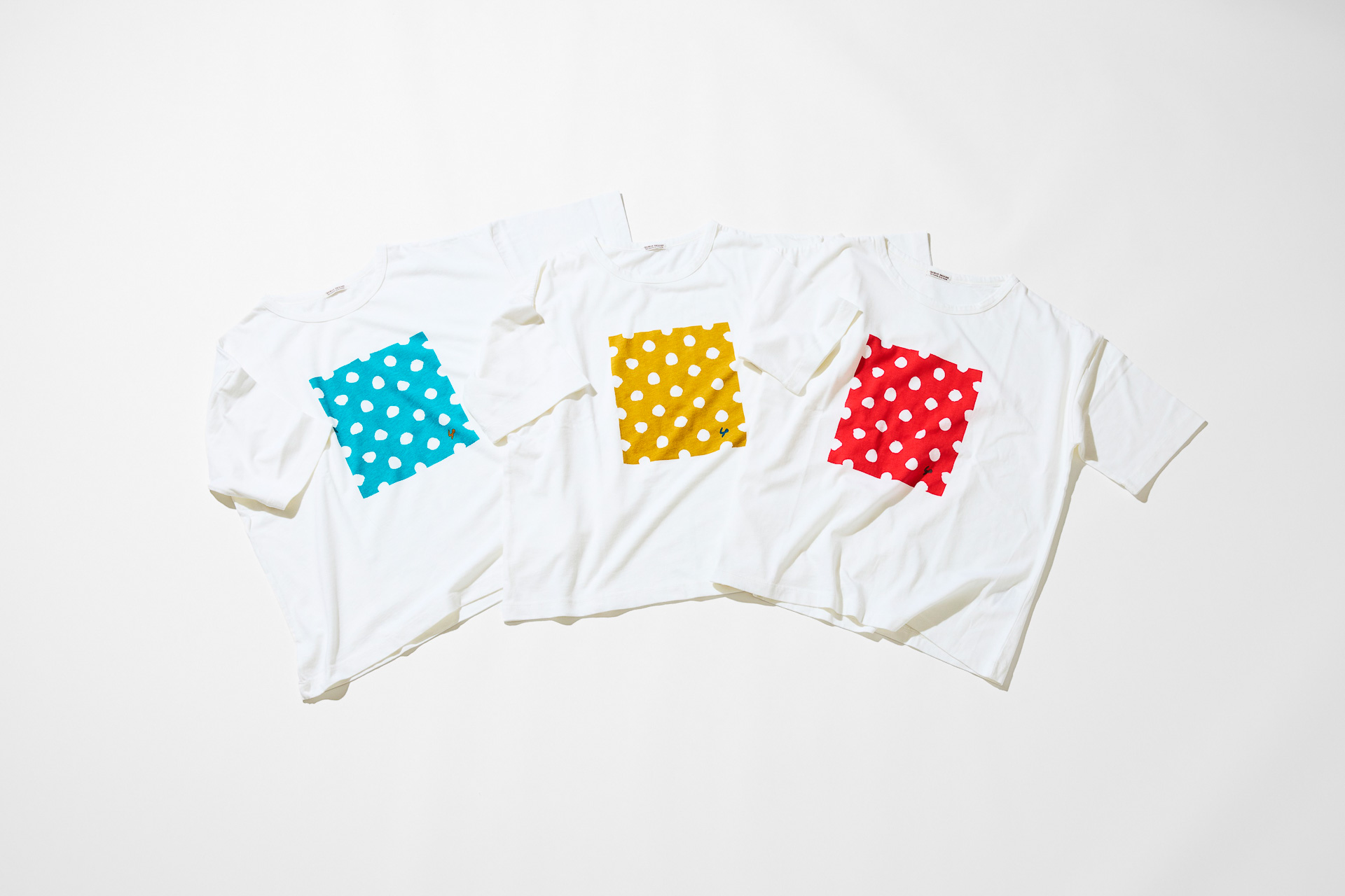 キャトル・セゾン「ドットプリントＴシャツ」（3520円）