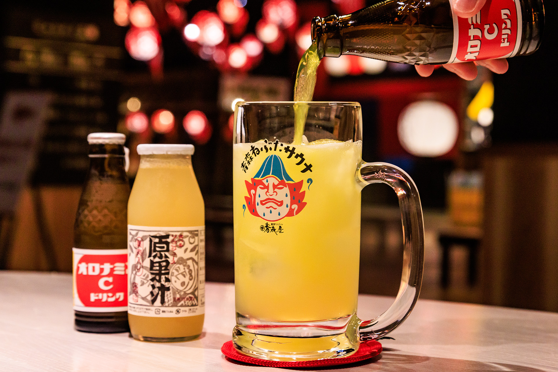 サウナに入ったあとは「サドリ（サウナドリンク）」で喉を潤したい。オススメはオロナミンCとリングジュースをミックスした「オロりん」