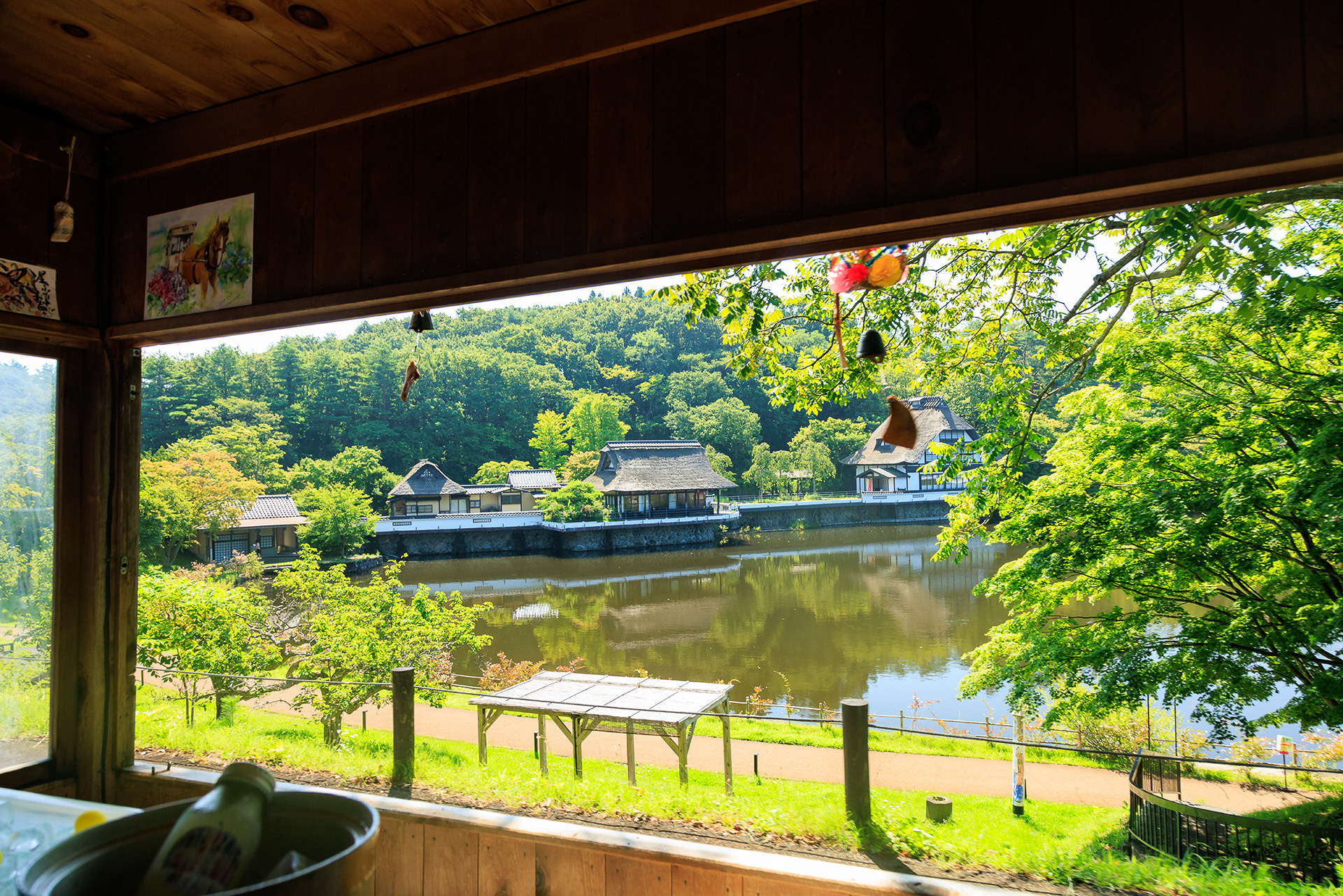 馬車の周囲に吊された風鈴がリンリンと音を奏でるなか、ゆっくりと20分ほどかけて公園を1周する