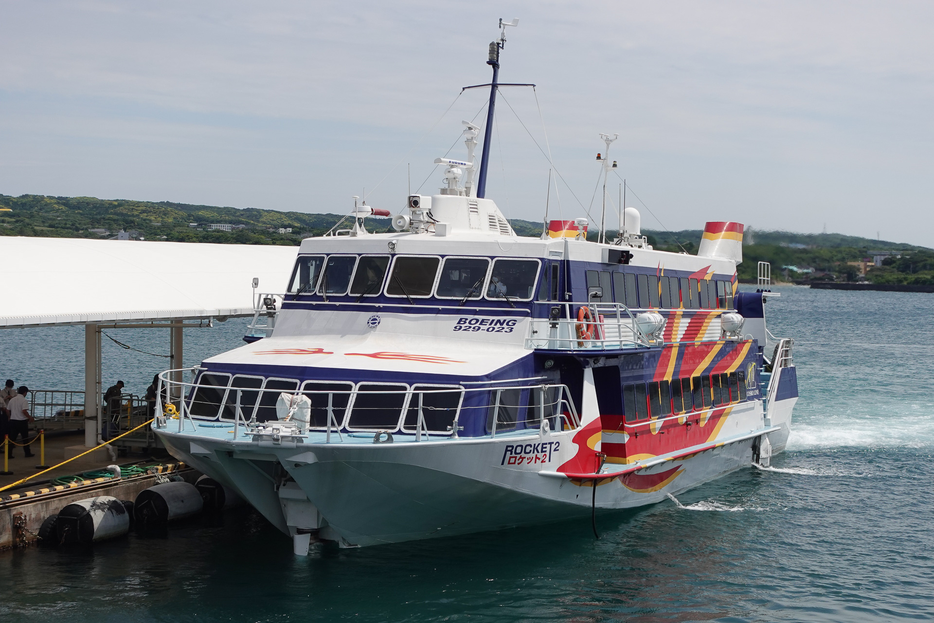 鹿児島と種子島・西之表港を結ぶジェットフォイル「ロケット2」