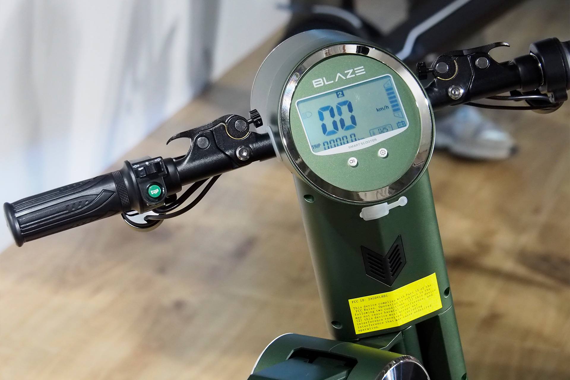 ハンドル部分とディスプレイ