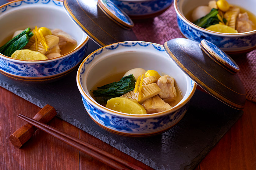 鶏肉と野菜を炊いた「治部煮」（ながやま）