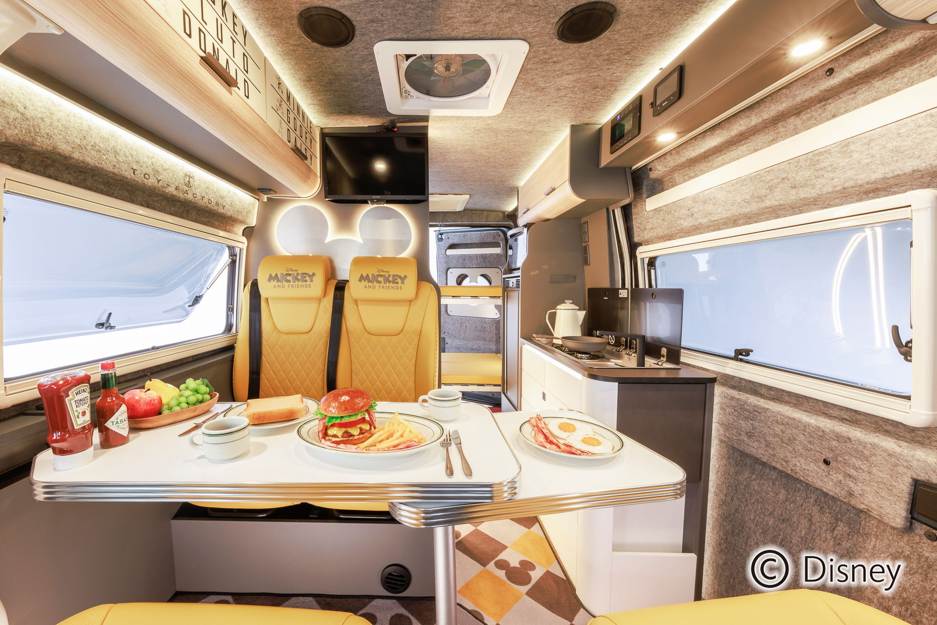 ダイナー感たっぷり。おしゃれな空間で旅気分が盛り上がる