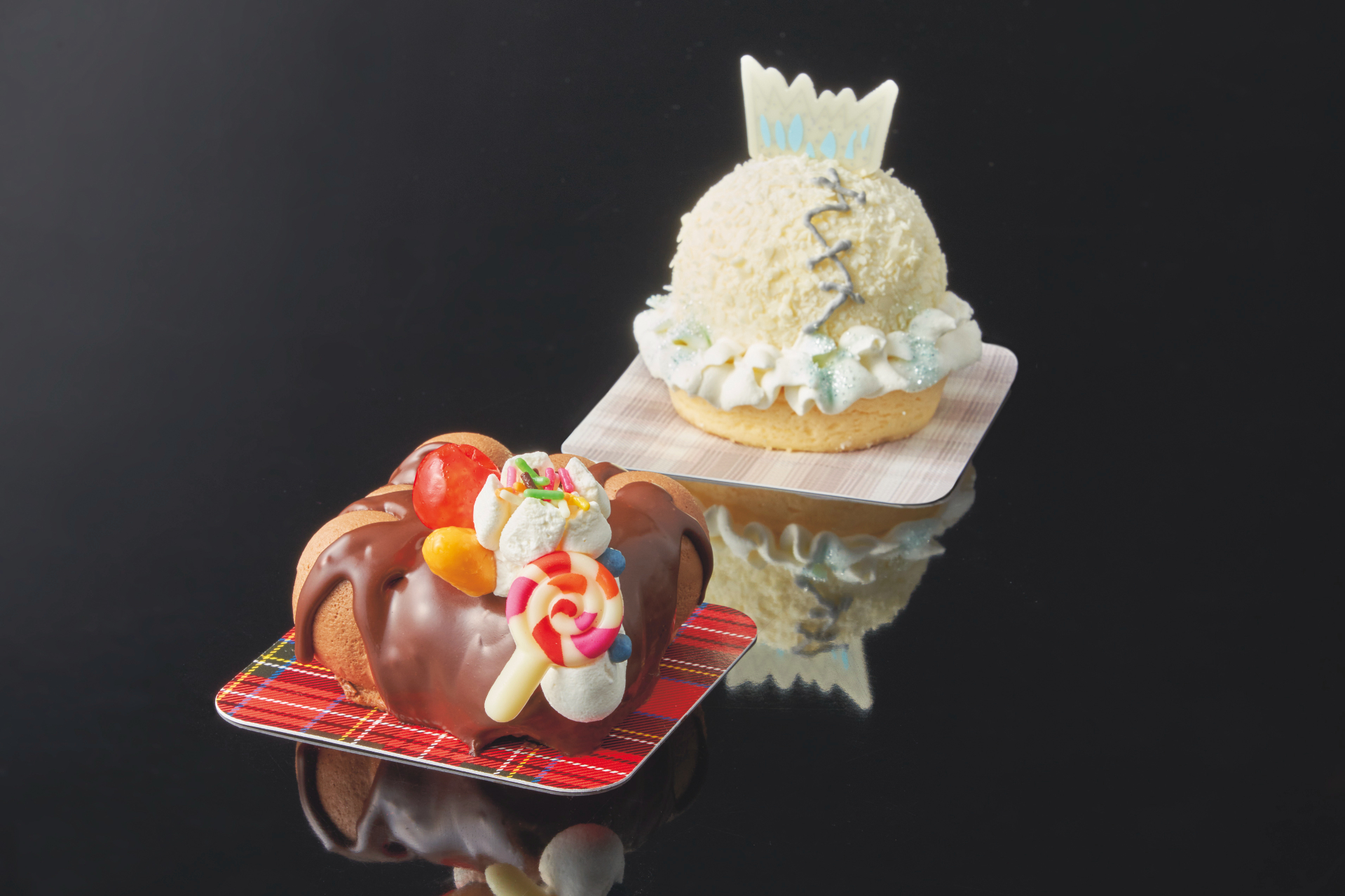 「ハミクマのおかしなチョコ＆カシスケーキ」と「ハミクマソウルのふんわりオレンジチーズケーキ」