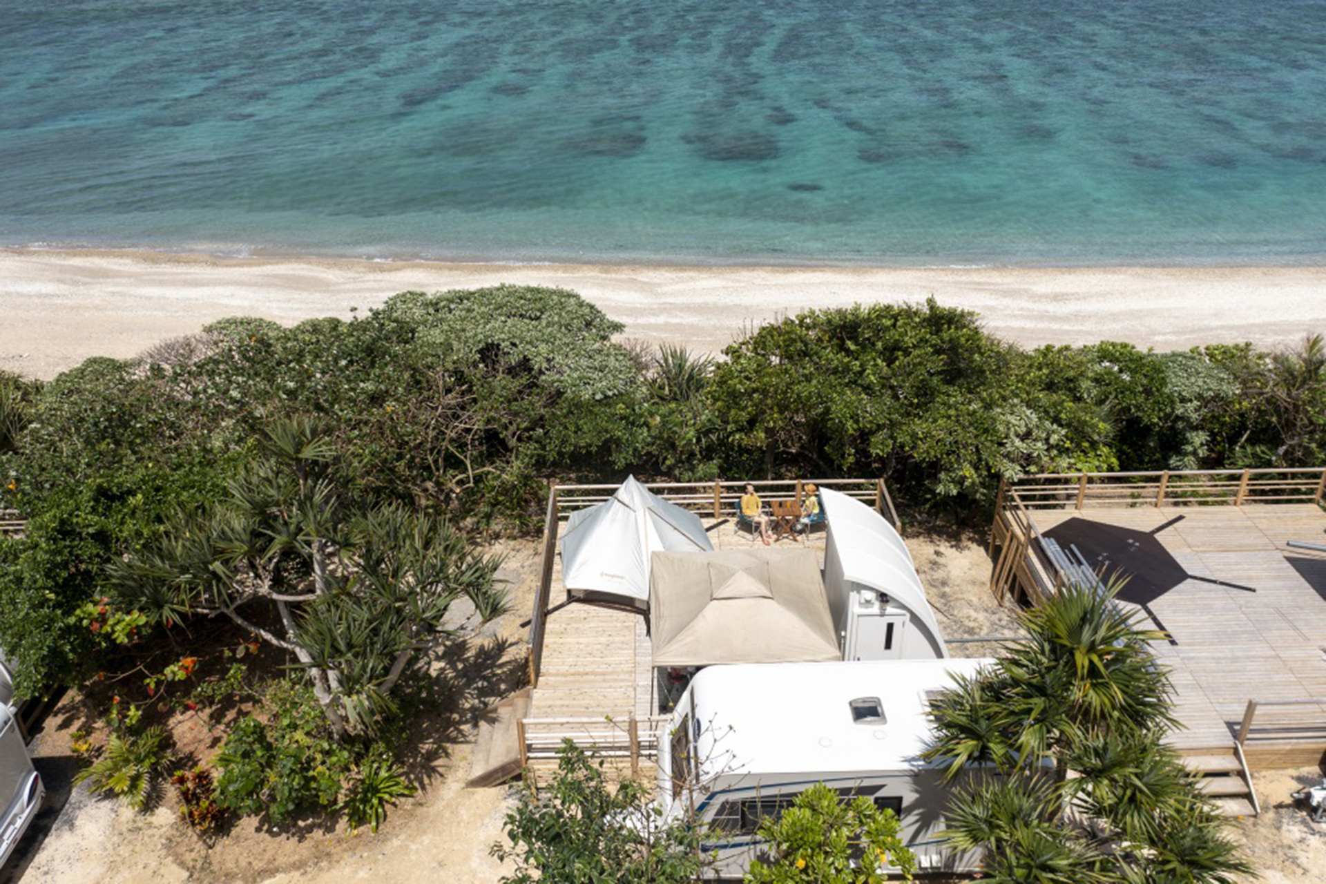 奄美大島のトレーラーハウス宿泊施設「ハマブチドマリ」