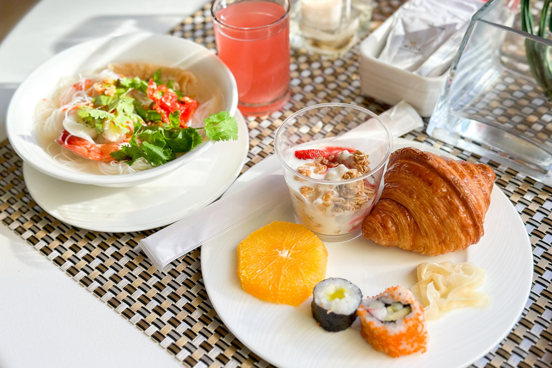 ジャンル豊富な「ザ・カフェ」で朝食