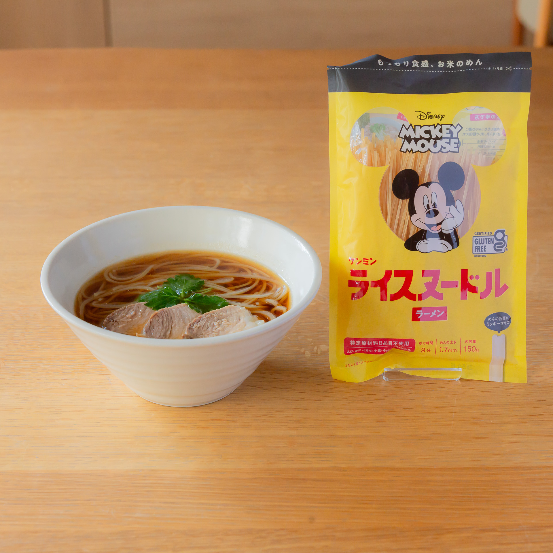 「ミッキーマウス/ライスヌードル ラーメン」（352円）