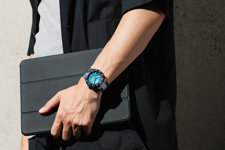 【美品】880 シチズン FF14コラボ ソーラー レディース 変えバンドあり 美品】880 シチズン FF14コラボ ソーラー レディース 変えバンド