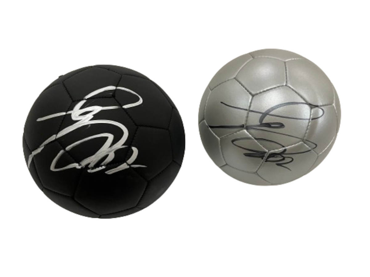 直筆サイン入りサッカーボール