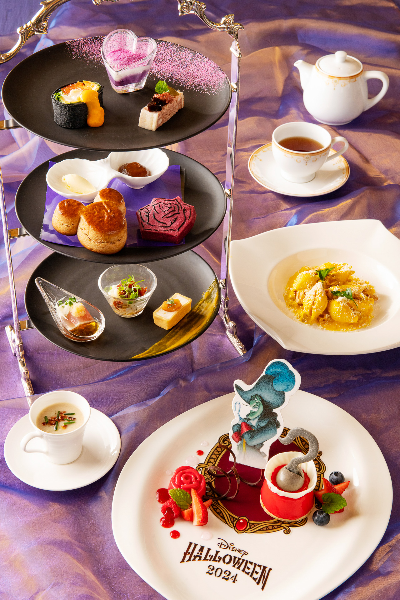 10月提供の「“ディズニー・ハロウィーン”スペシャルセット」（7000円）はフック船長モチーフ！