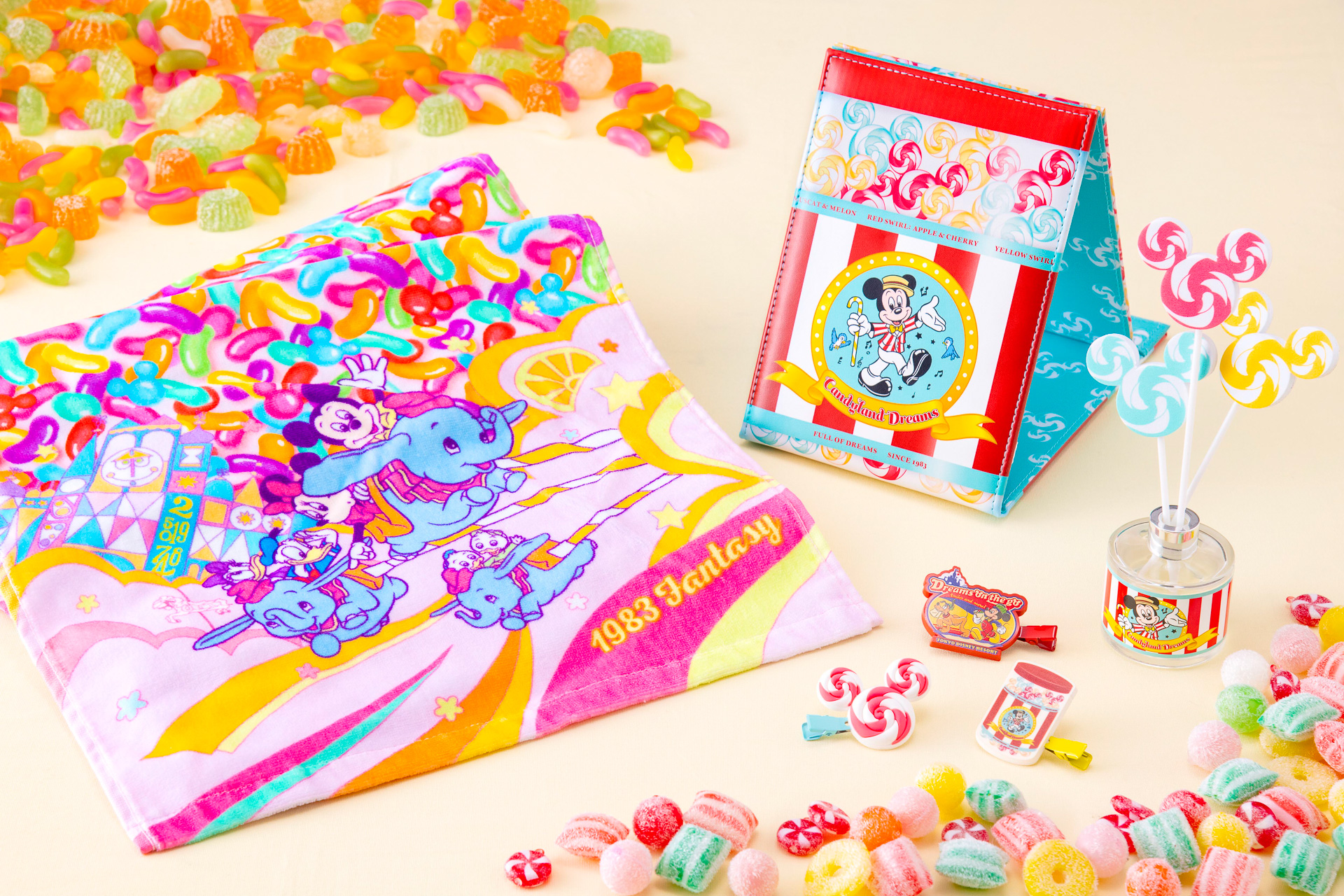 生活雑貨も充実。懐かしさあふれるアイテムに物欲が刺激されそうだ！