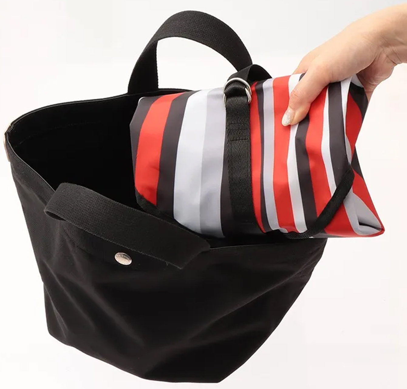 紐とD管で留める