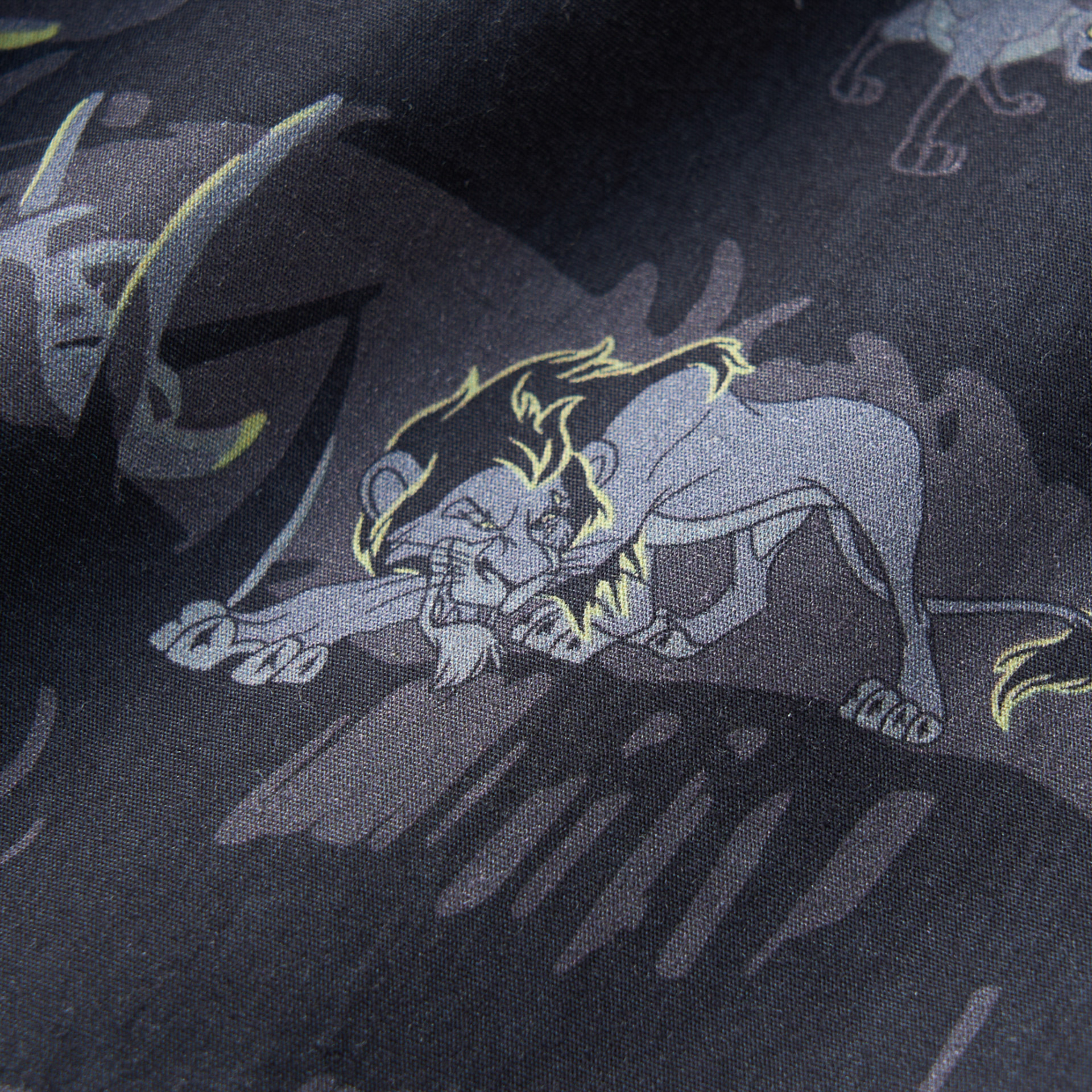 「ユニセックス総柄シャツ＜ライオン・キング/スカー＞」（6990円）