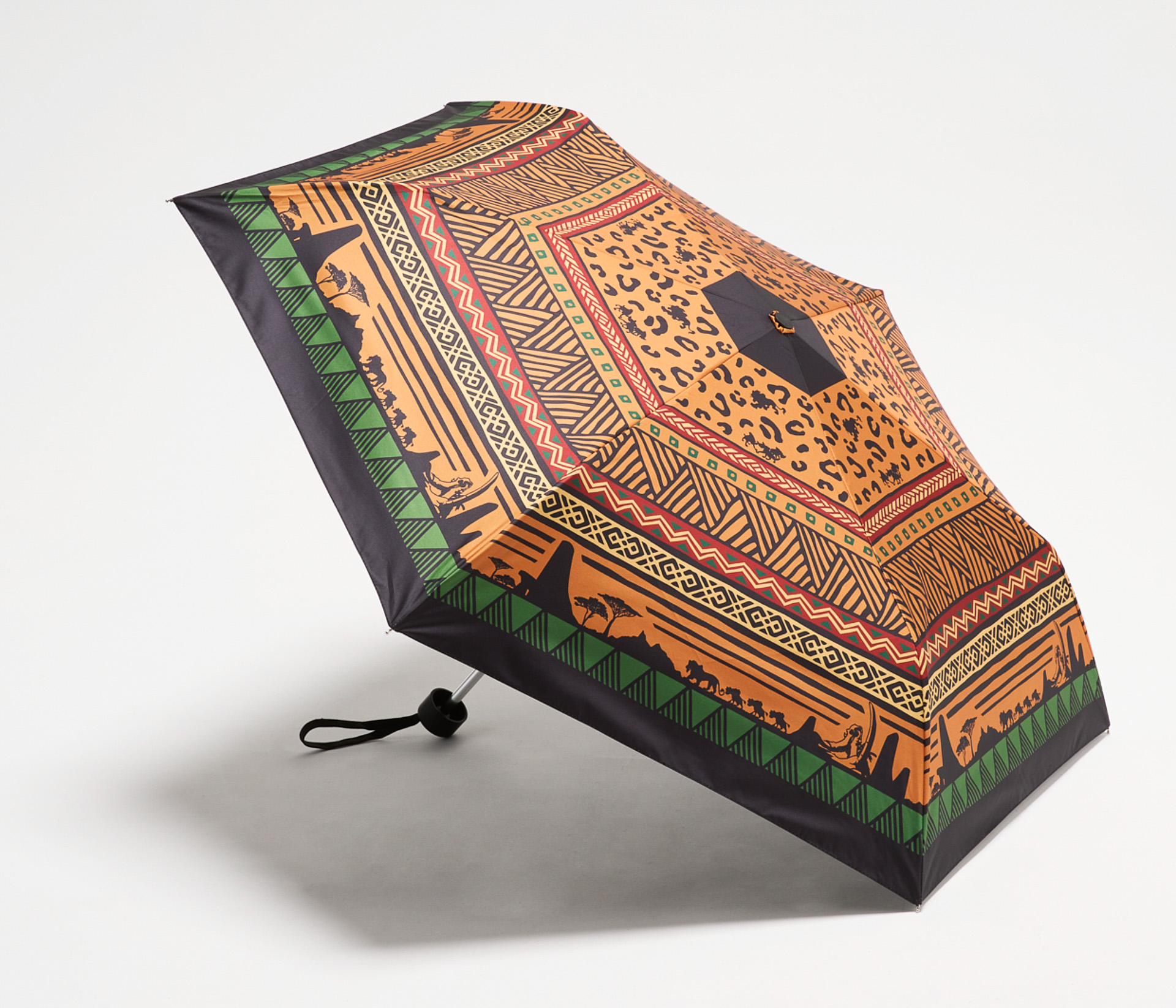 「1級遮光折りたたみ晴雨兼用日傘『ライオン・キング/スカー』」（5990円）