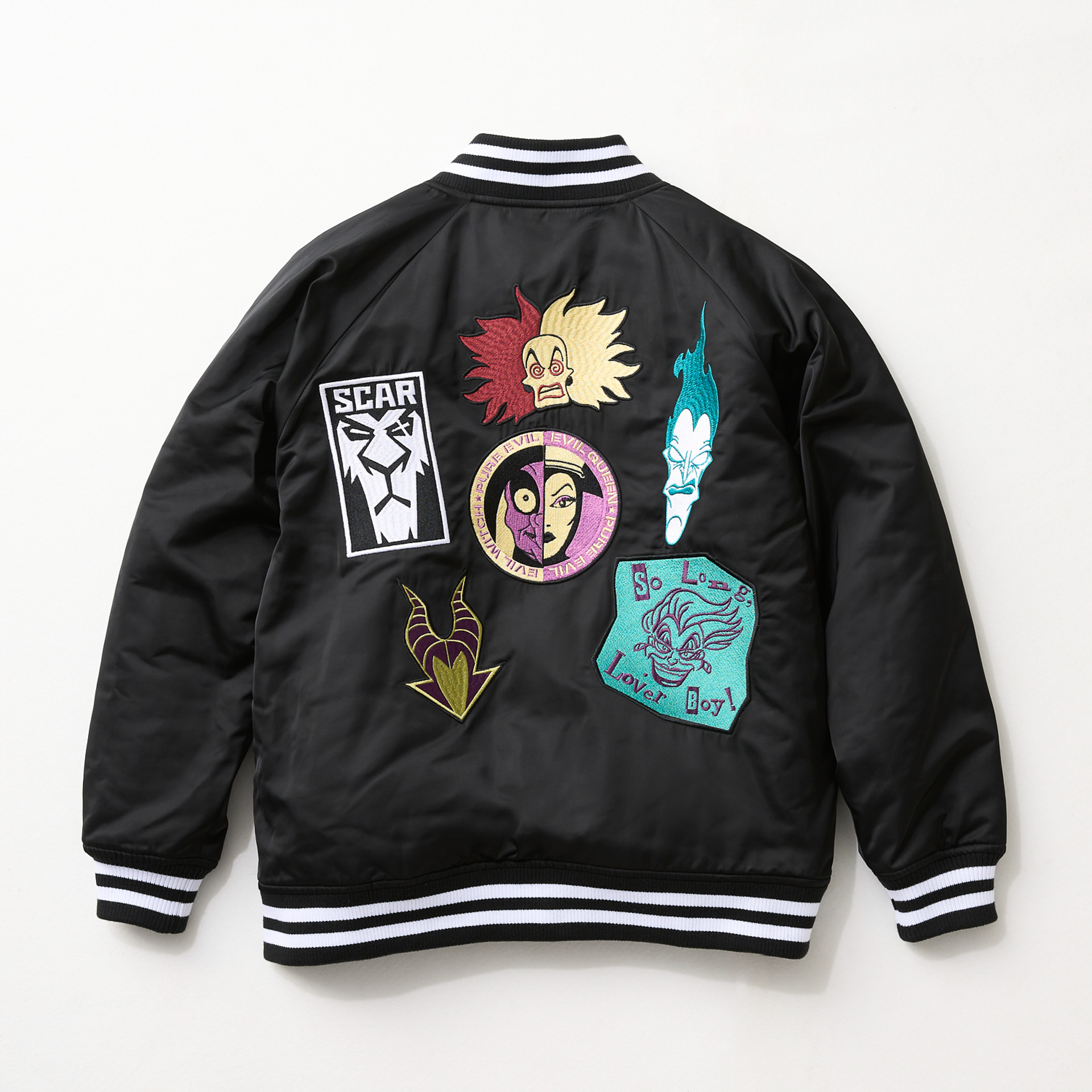 「ユニセックススカジャン＜ヴィランズ＞」（1万9900円）