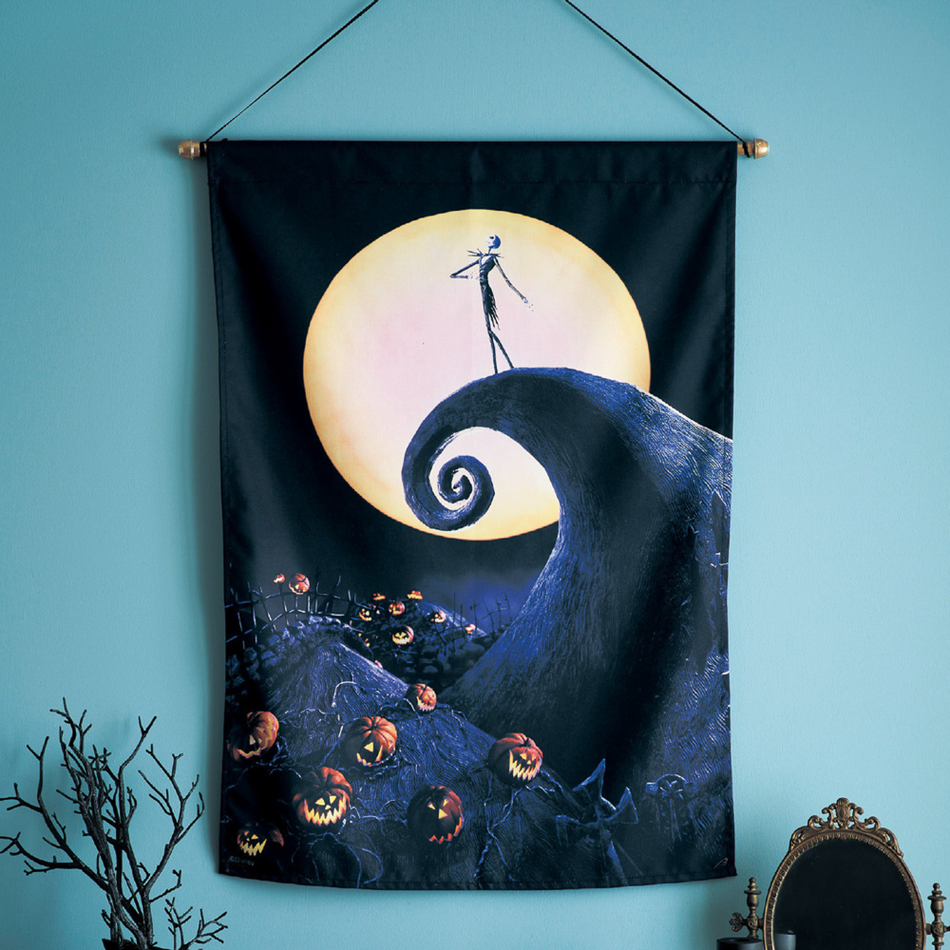 「ハロウィーンタペストリー『ナイトメアー・ビフォア・クリスマス』」（2990円～3990円）