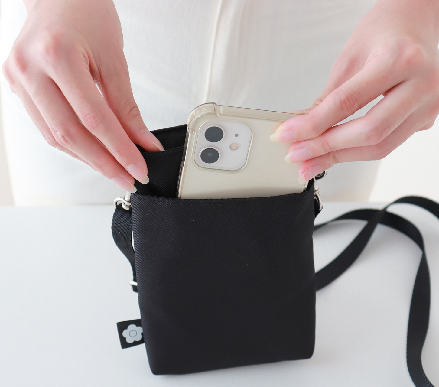 ポケットプラス大には背面にポケットが付いている