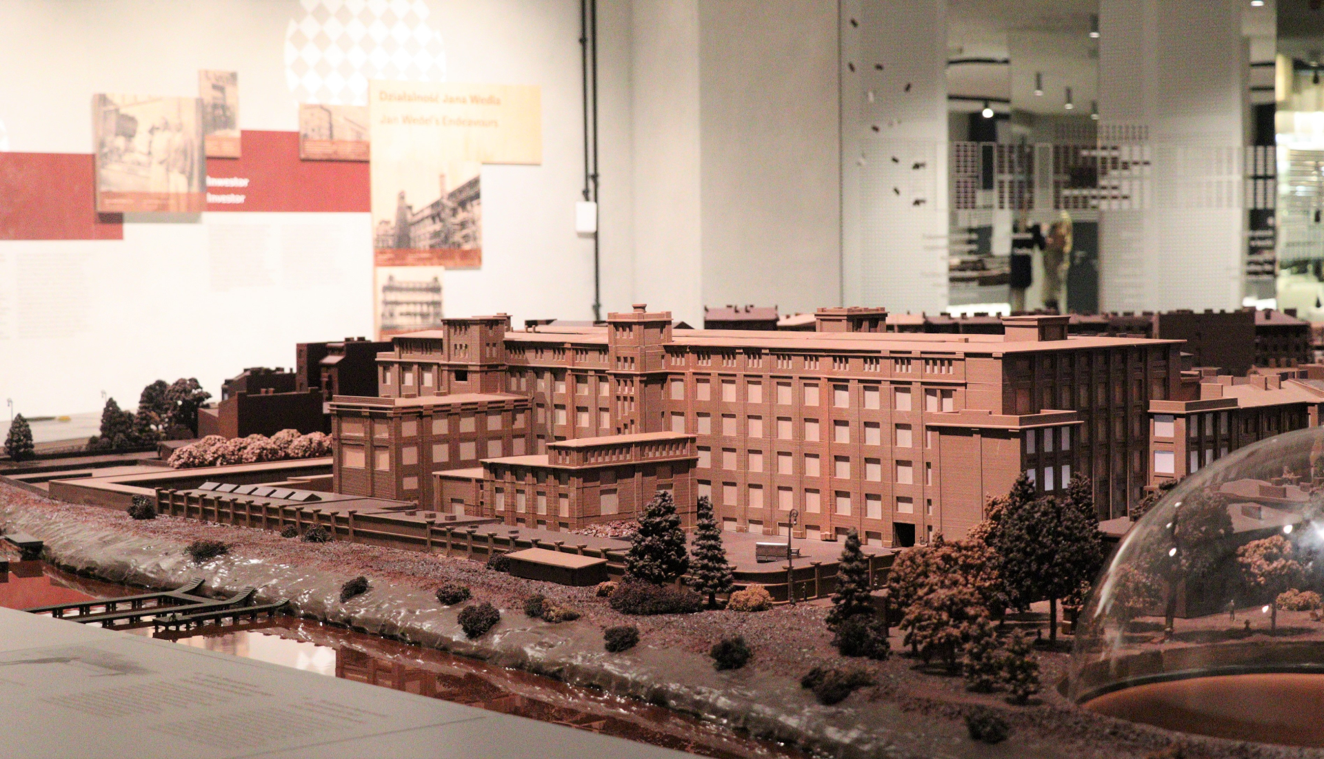 チョコレートでできたワルシャワ市街のジオラマ