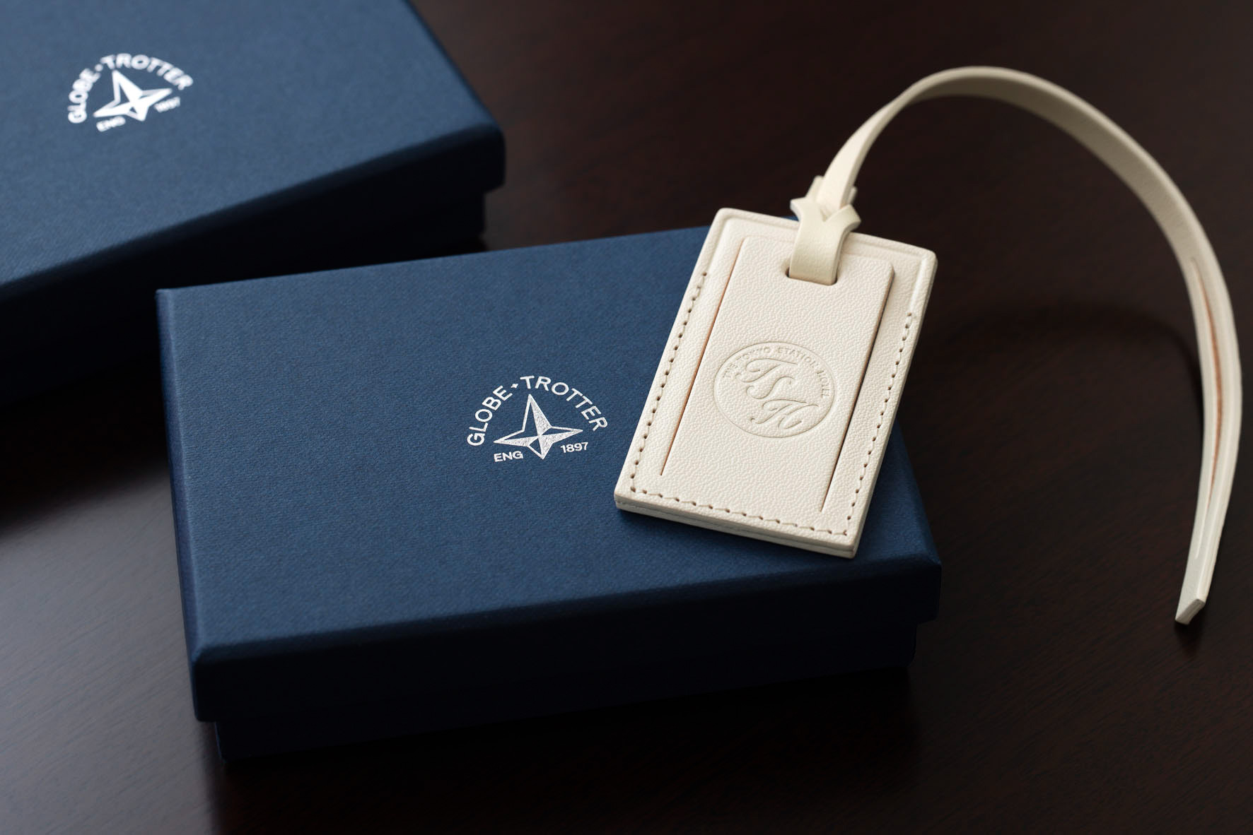 ダブルネームのラゲッジタグ