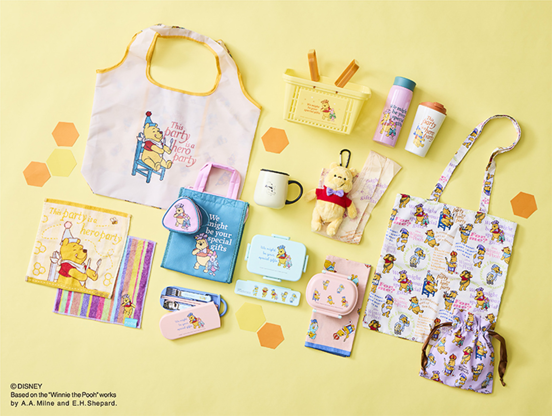 エコバッグやポーチなど生活雑貨も手に入る