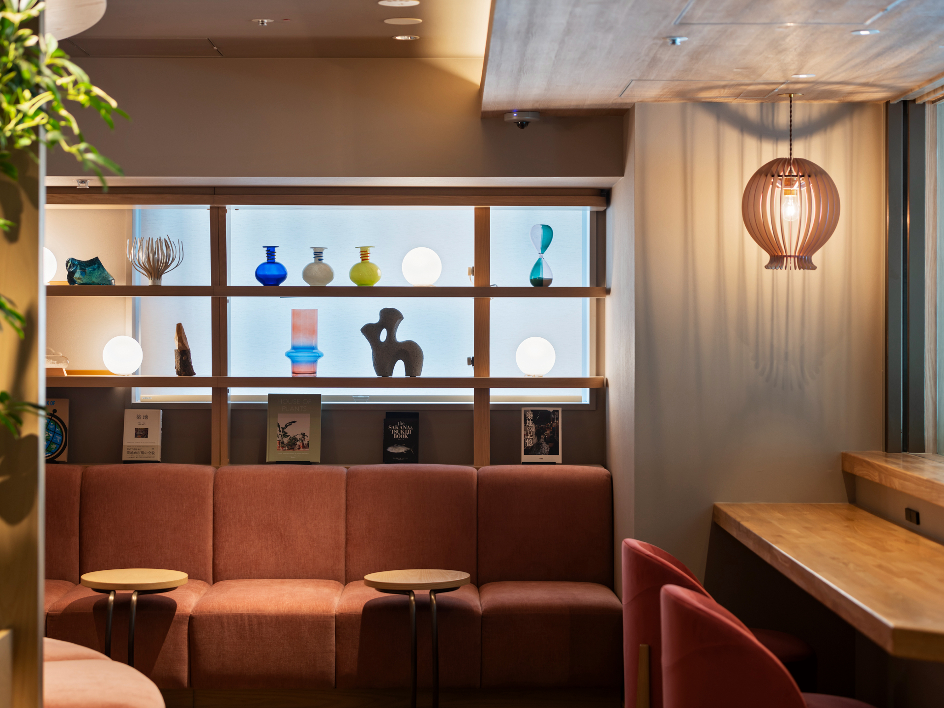 無料のネスプレッソ・コーヒーマシンを設置した2階リフレッシュスペース