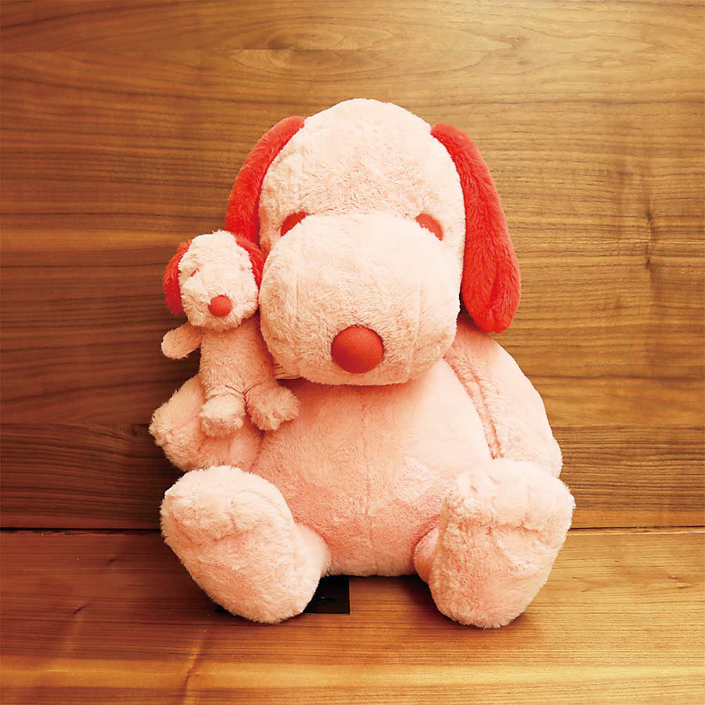 PEANUTS HOTEL ROOM 64 ぬいぐるみ スモール（2640円）、PEANUTS HOTEL ROOM 64 ぬいぐるみ ラージ（7040円）