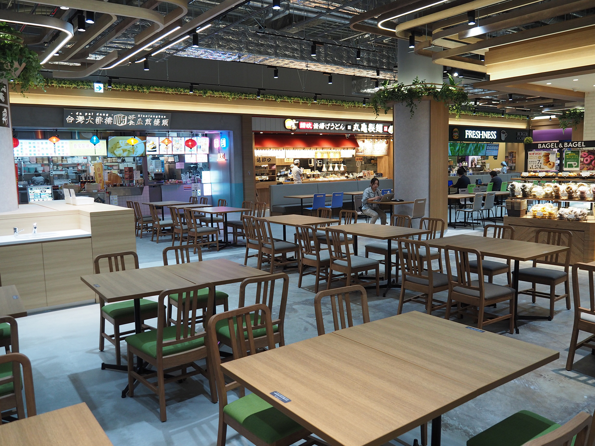 こもれびフードホール