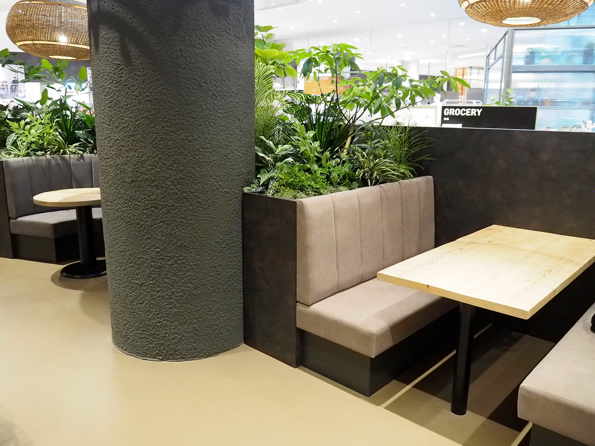 ドットエスティ会員は500ポイント、一般は1100円を支払えば1時間使えるラウンジも。30分550円で延長も可能