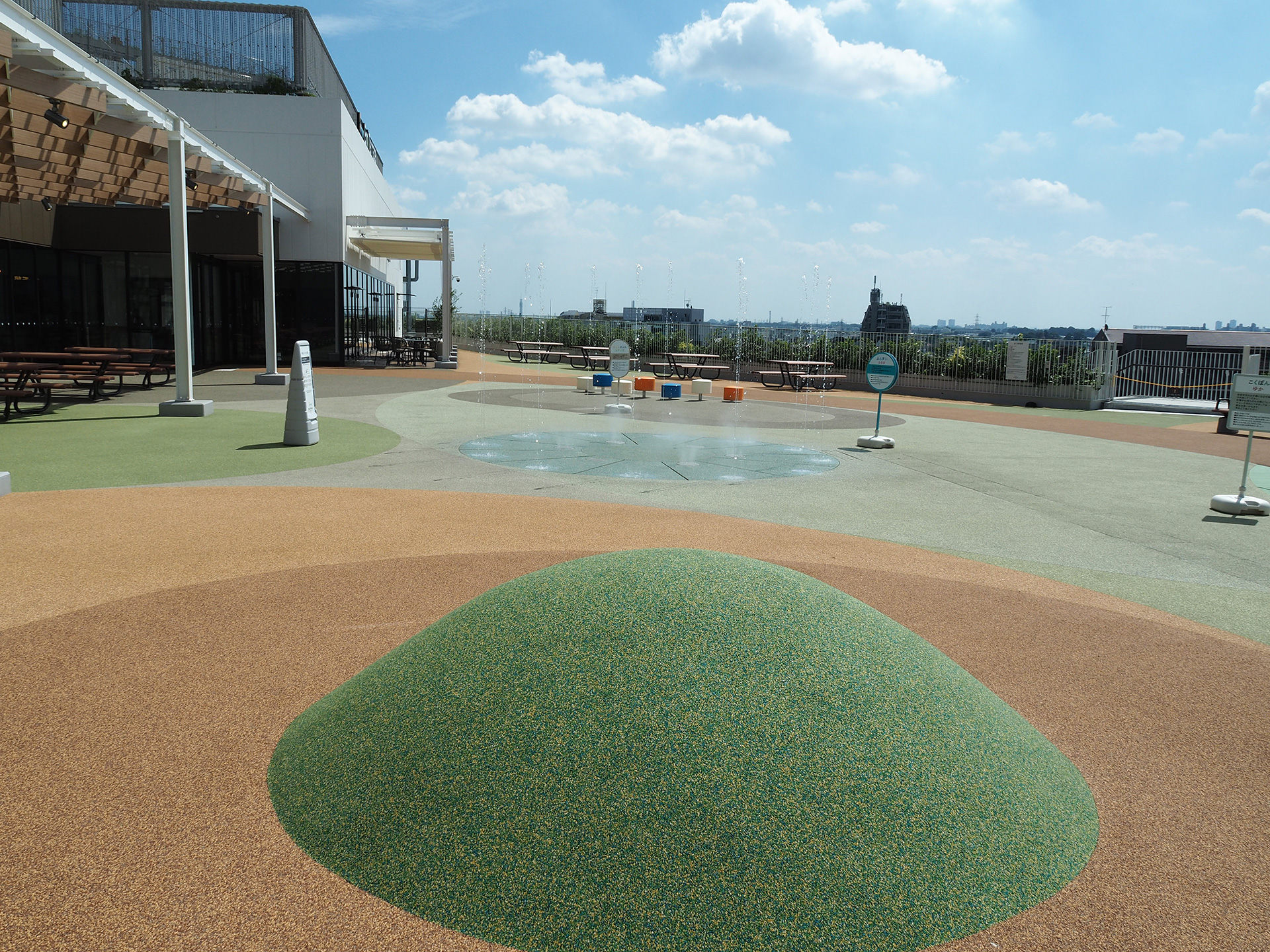 「そらくもひろば」屋外のプレイスペース