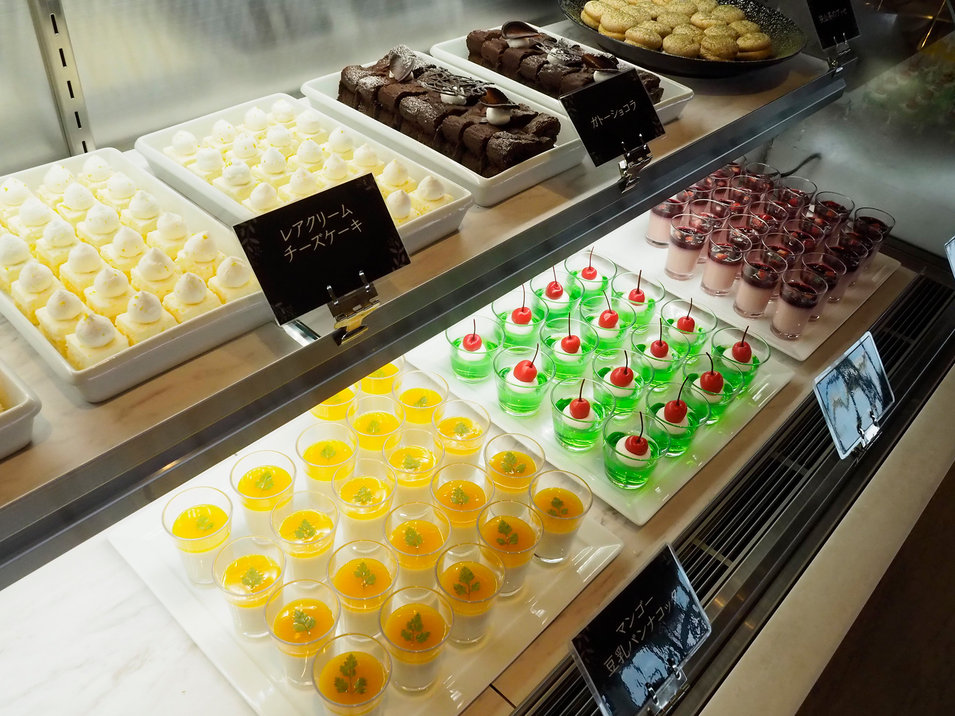 本格イタリアンとデザートを楽しめる「Salvatore Cuomo Cafe」