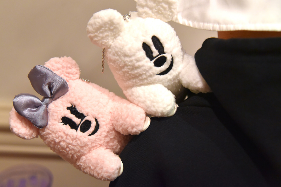 美品東京ディズニーリゾートプーさん　ぬいば　巾着ポーチ　ハロウィーン2015 美品⭐東京ディズニーリゾート⭐プーさん ぬいば 巾着ポーチ