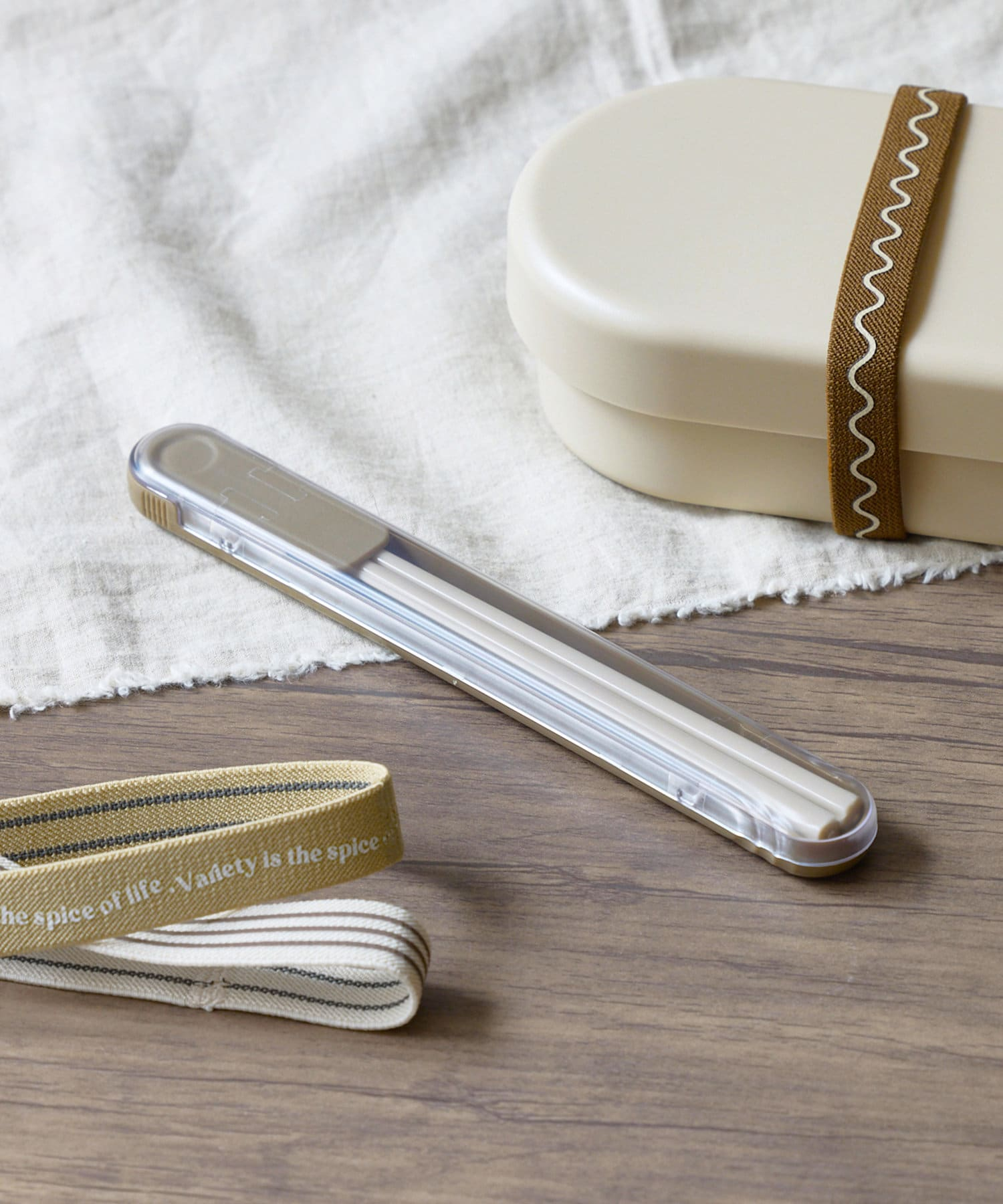 「ケース付きお箸」（330円）