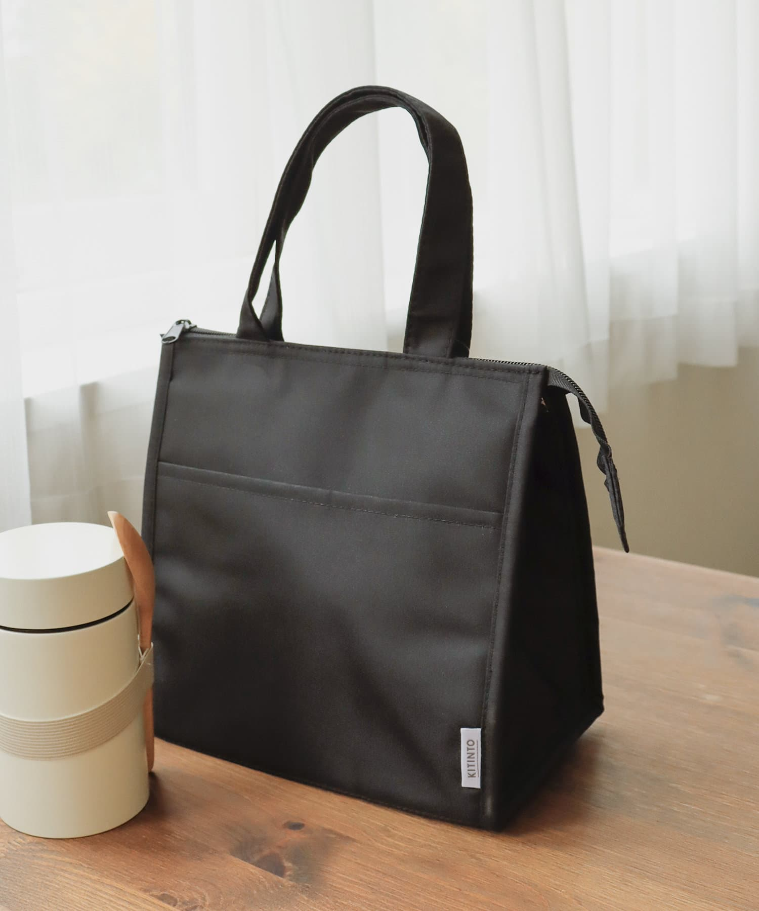 再入荷した「マチ広ランチバッグ」（330円）は、約22×14×22cm（幅×奥行き×高さ）