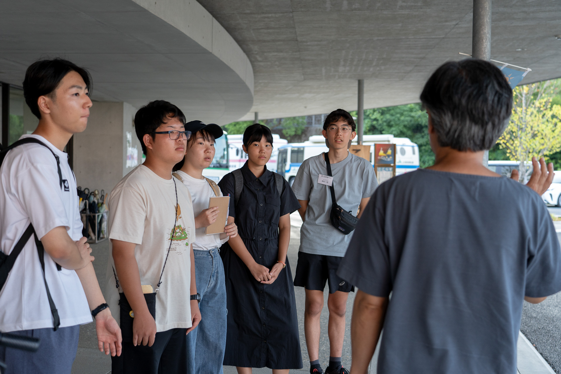 行った先の地域の人たちが先生。「紙からではなく人から学べ！」というプログラムだ