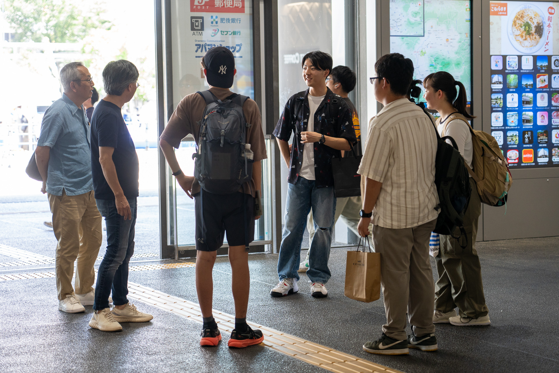 同じメンバーだと分かって集まっていた5人の前に、東大の中邑先生と料理研究家の土井先生が現われた