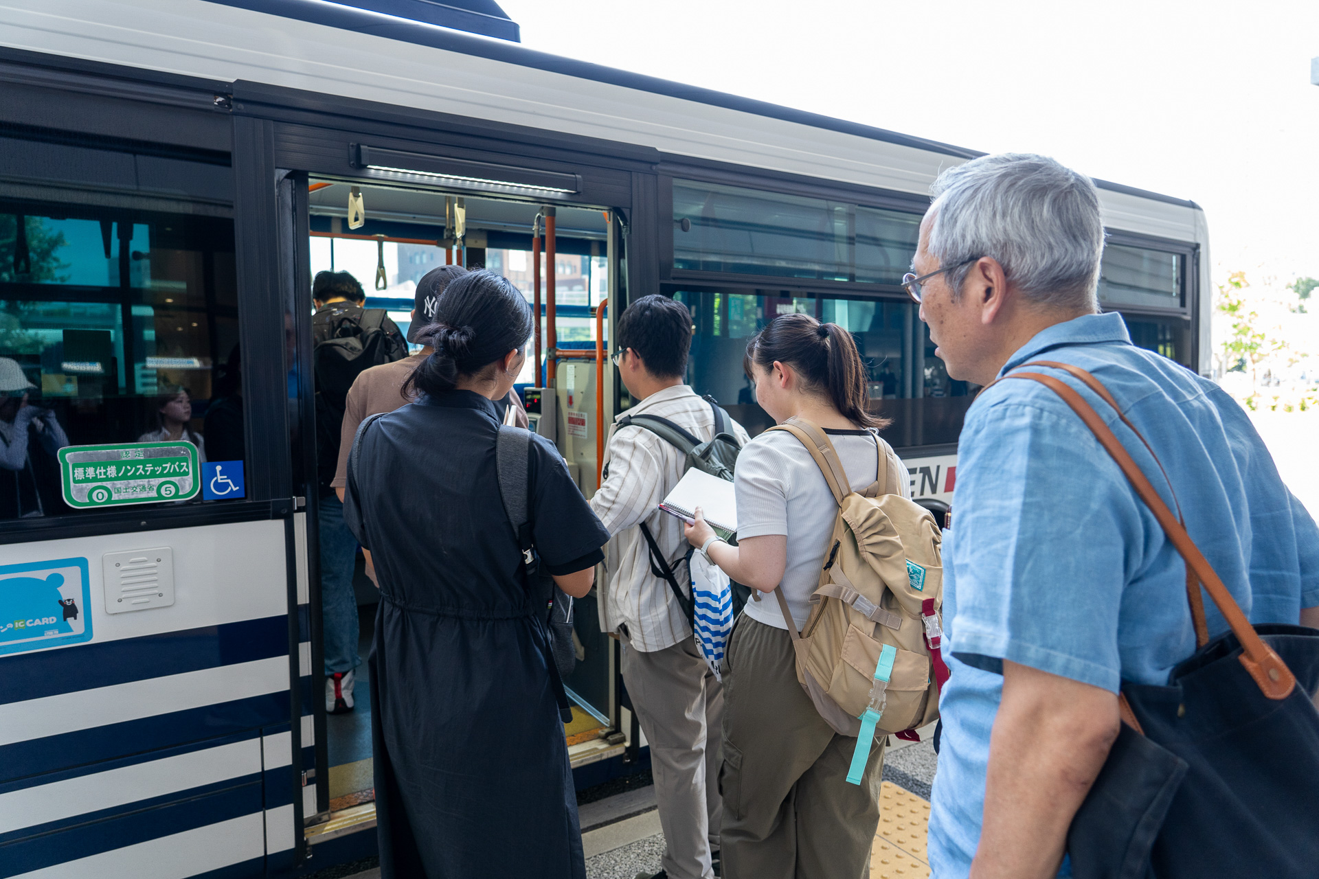 20分ほどバスに乗って子飼商店街に到着
