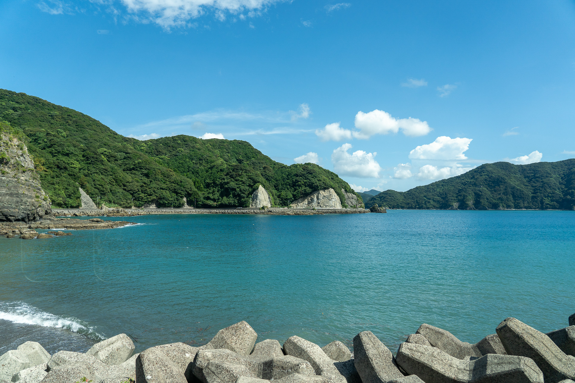 こんなのどかな風景のなかをバスは走っていく