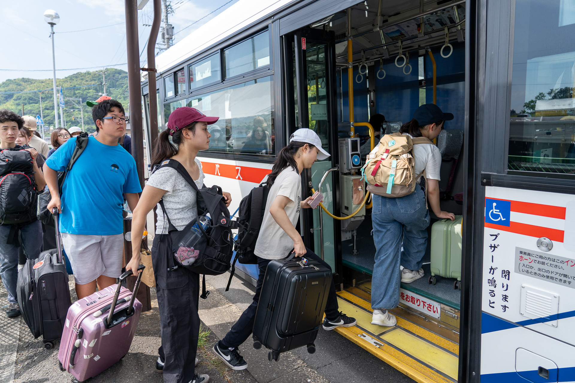 茂木港からは路線バス移動で長崎市の中心部へ