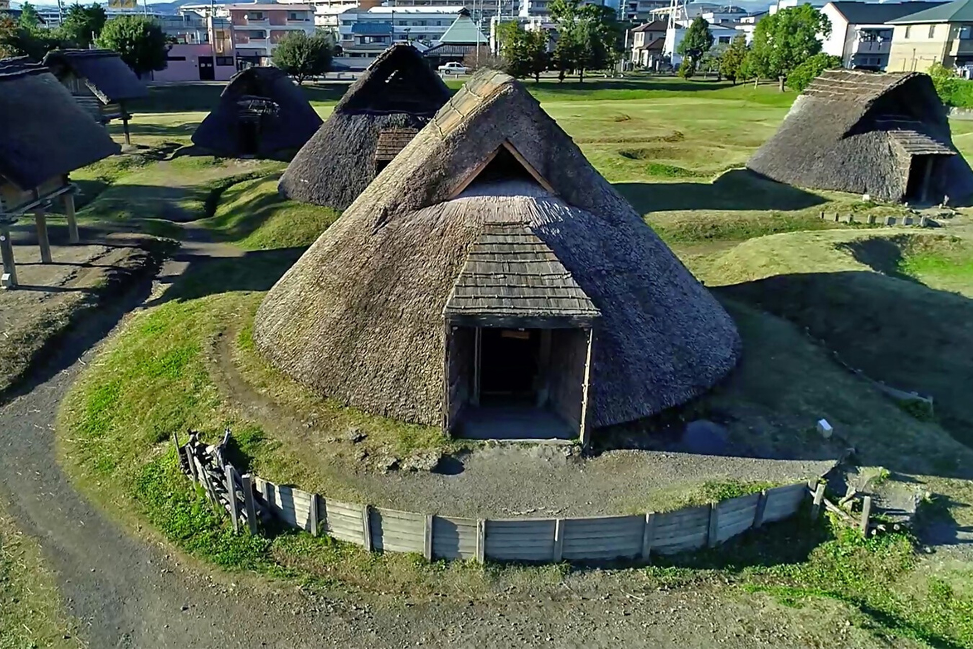 登呂遺跡で稲刈りや石器づくり体験イベントを開催